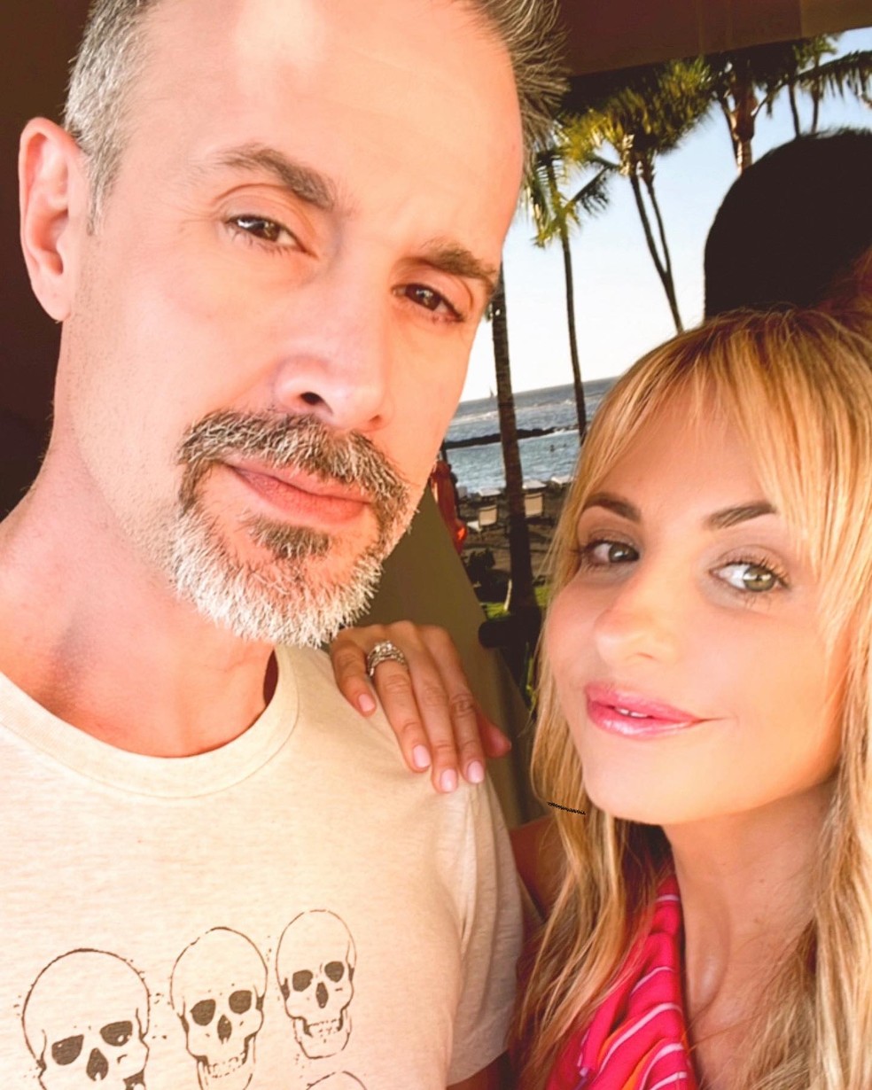 Freddie Prinze Jr. relembra início de namoro com Sarah Michelle Gellar
