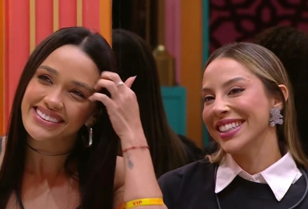 Eva e Renata no BBB 25 — Foto: Reprodução/Globoplay