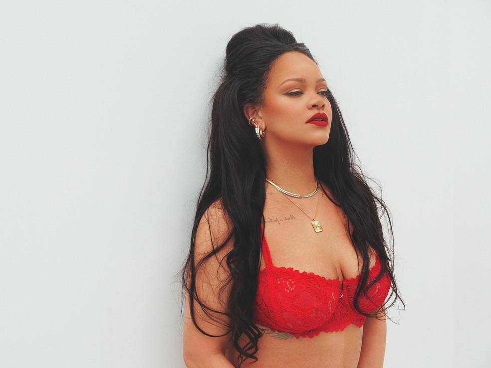 Rihanna posa de lingerie — Foto: Reprodução/Instagram