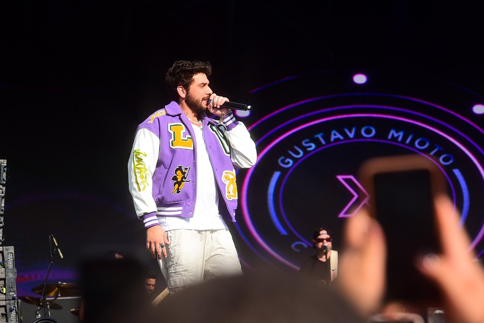 Gustavo Mioto faz show no  Luan City Festival  — Foto: Andy Santana/Brazil News