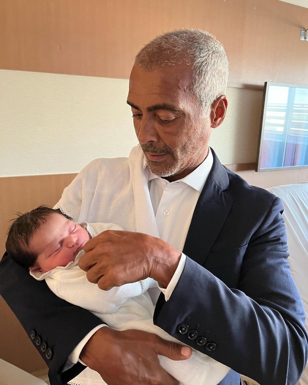 Romário e a neta caçula, Sofia — Foto: Reprodução/Instagram