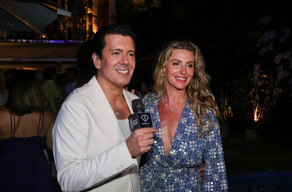 Stênio Garcia, Marilene Saade e Jayme Periard curtem Ano-Novo na casa ...