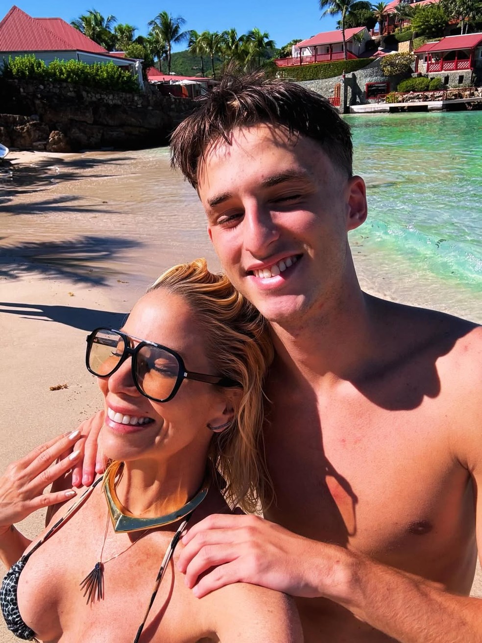 Danielle Winits curte fim de ano com filho mais velho, Noah, em St. Barths &mdash; Foto: Reprodu&ccedil;&atilde;o/Instagram