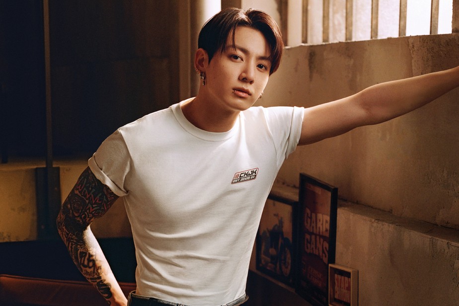 Jungkook, do BTS, lança primeira coleção de moda: 'Quis mergulhar
