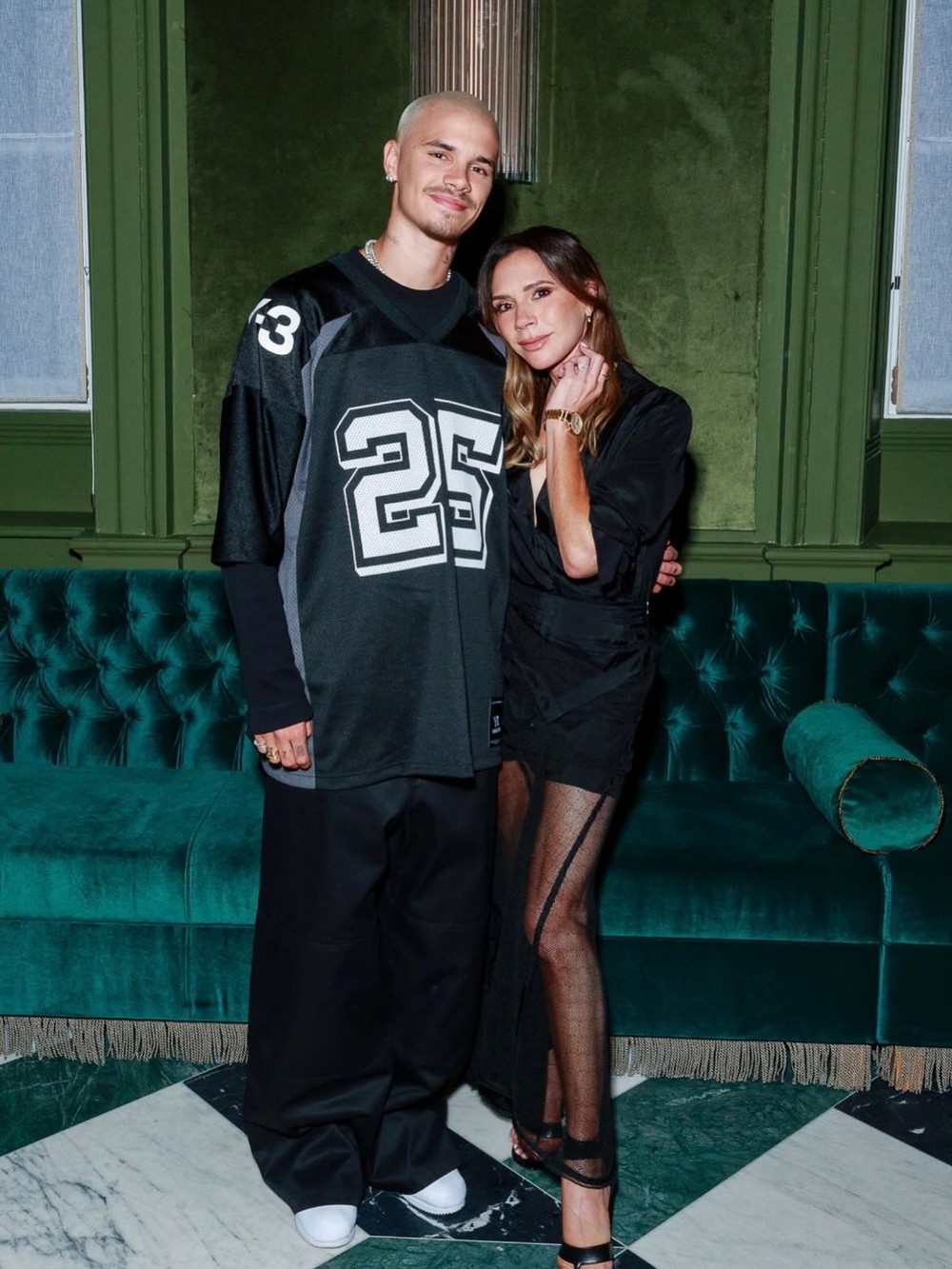 Sem irmão e cunhada, Romeo Beckham comemora aniversário em meio a ...
