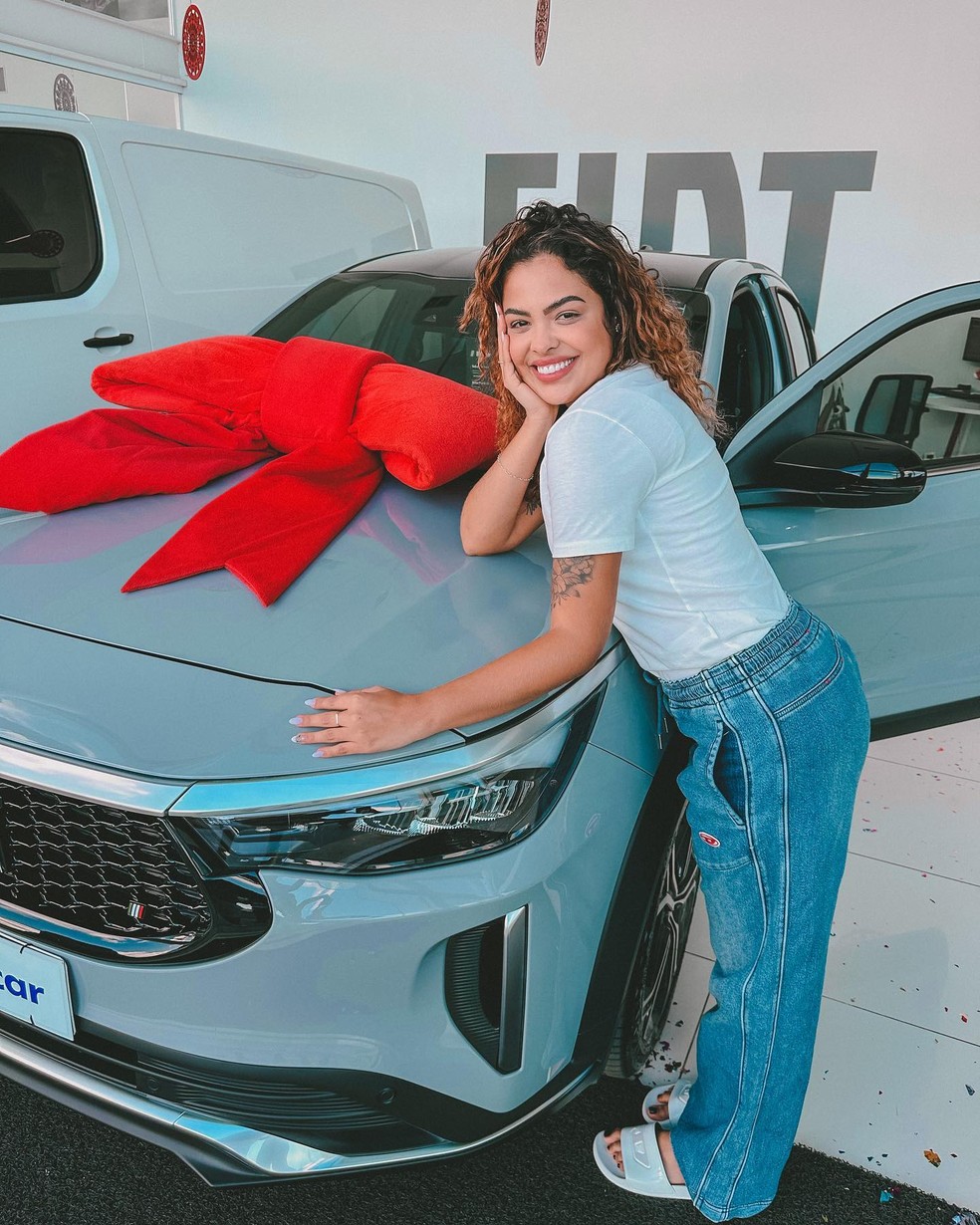 Paula Freitas comprou o seu primeiro carro — Foto: Reprodução / Instagram