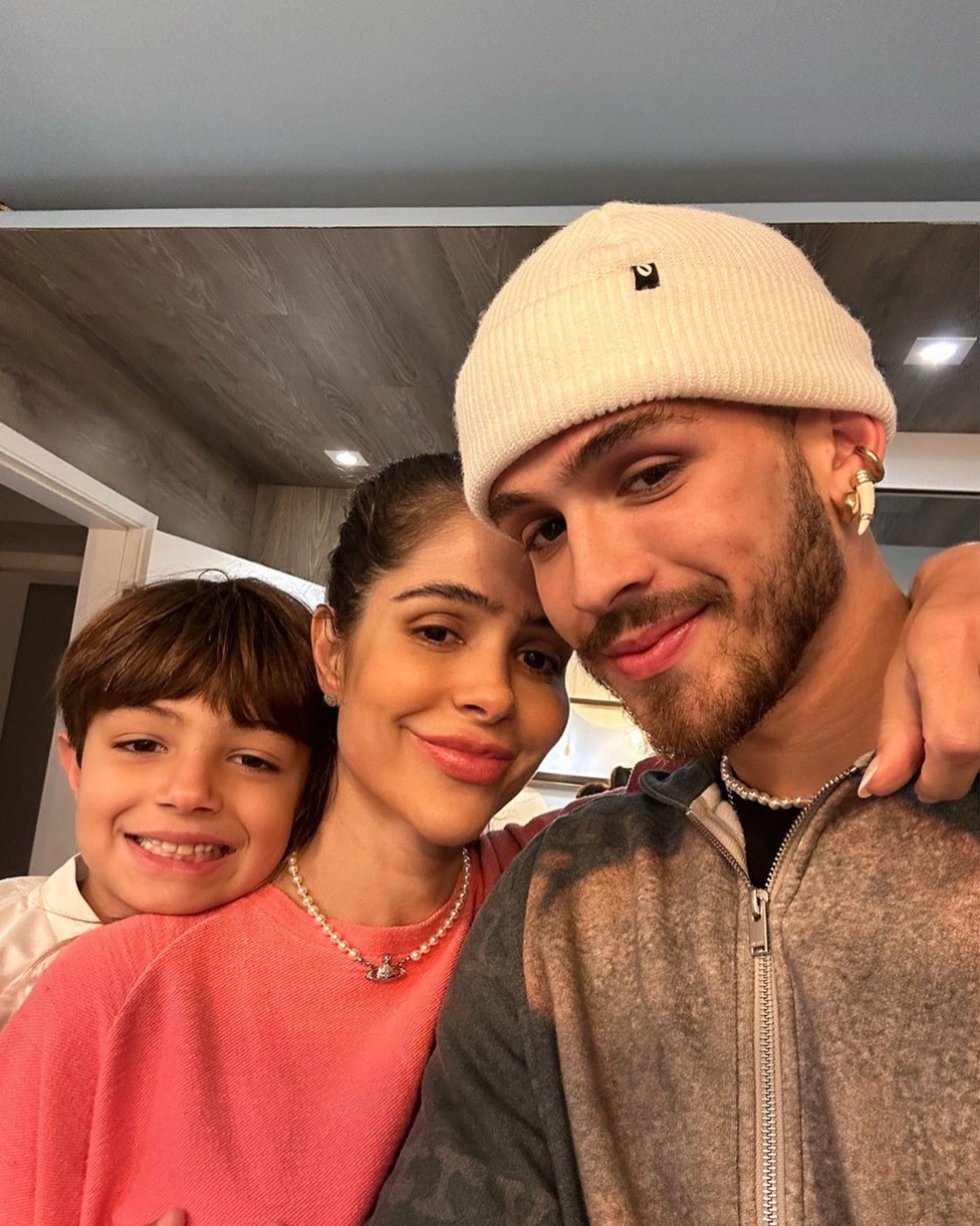 Naira Ávilla e os filhos, Pietro e João Guilherme — Foto: Instagram