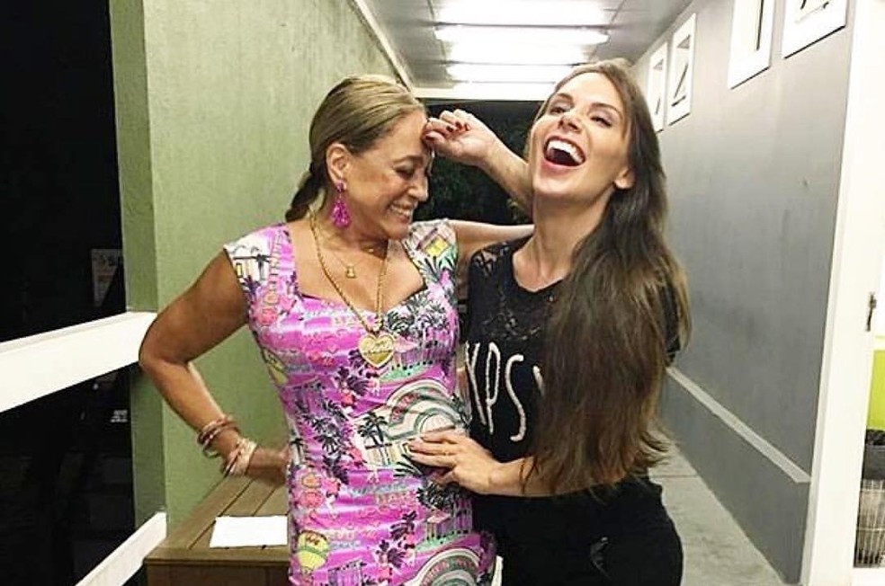 Susana Vieira e Carol Picchi nos bastidores da novela 'A Regra do Jogo' (Globo, 2015) — Foto: Reprodução/Instagram
