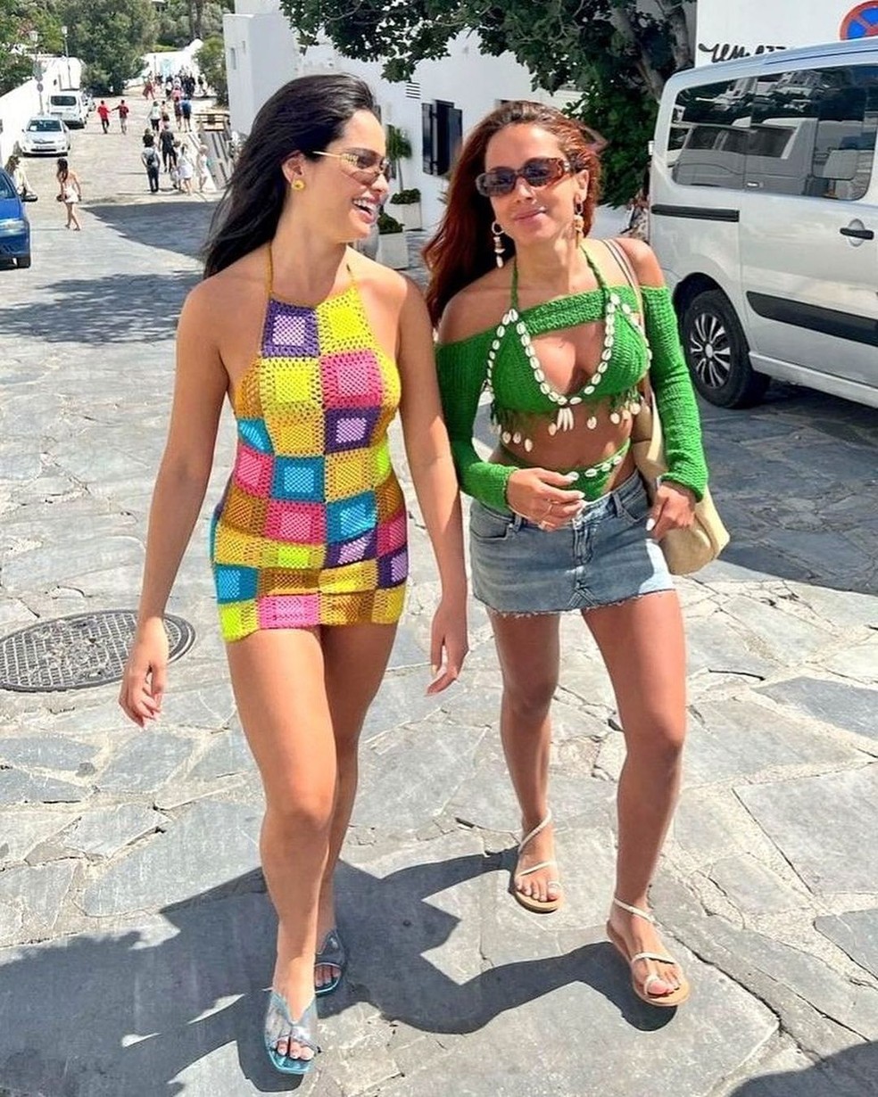 Juliette e Anitta durante passeio na Grécia — Foto: Reprodução/Instagram
