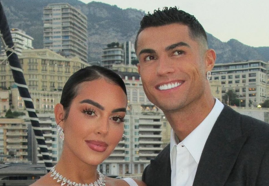 Georgina Rodríguez é pedida em casamento por Cristiano Ronaldo e web  comemora: 'Finalmente'