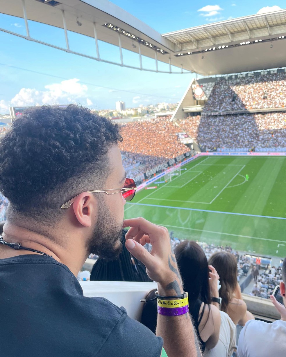 Filho de Ronaldo, ídolo do Corinthians, assiste a jogo do Timão contra o Grêmio — Foto: Instagram
