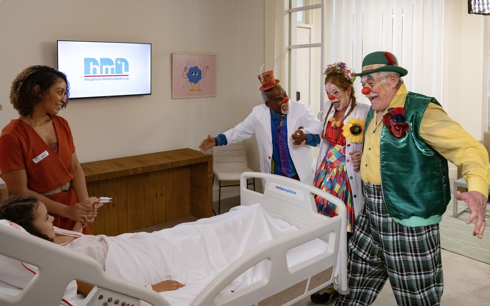 Melinda (Inês Peixoto), Próspero (José de Abreu) e Clemente (Antonio Pitanga) em 'Por Você' — Foto: Divulgação/TV Globo