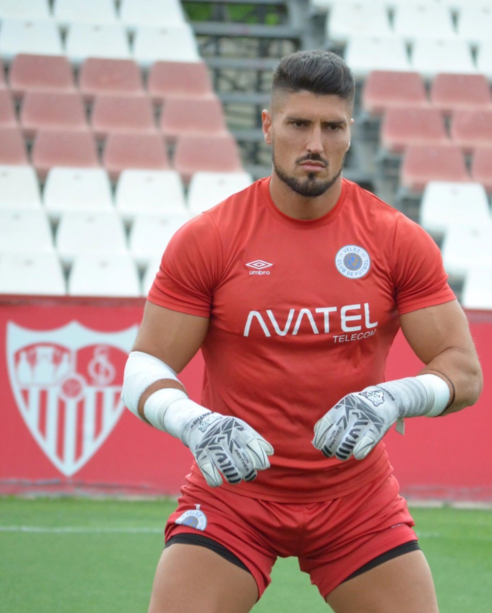 Do Gol às Câmeras: Goleiro Espanhol Faz Sucesso no OnlyFans após