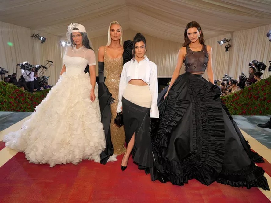 Kylie Jenner, Khloé e Kourtney Kardashian e Kendall Jenner no MET Gala 2022