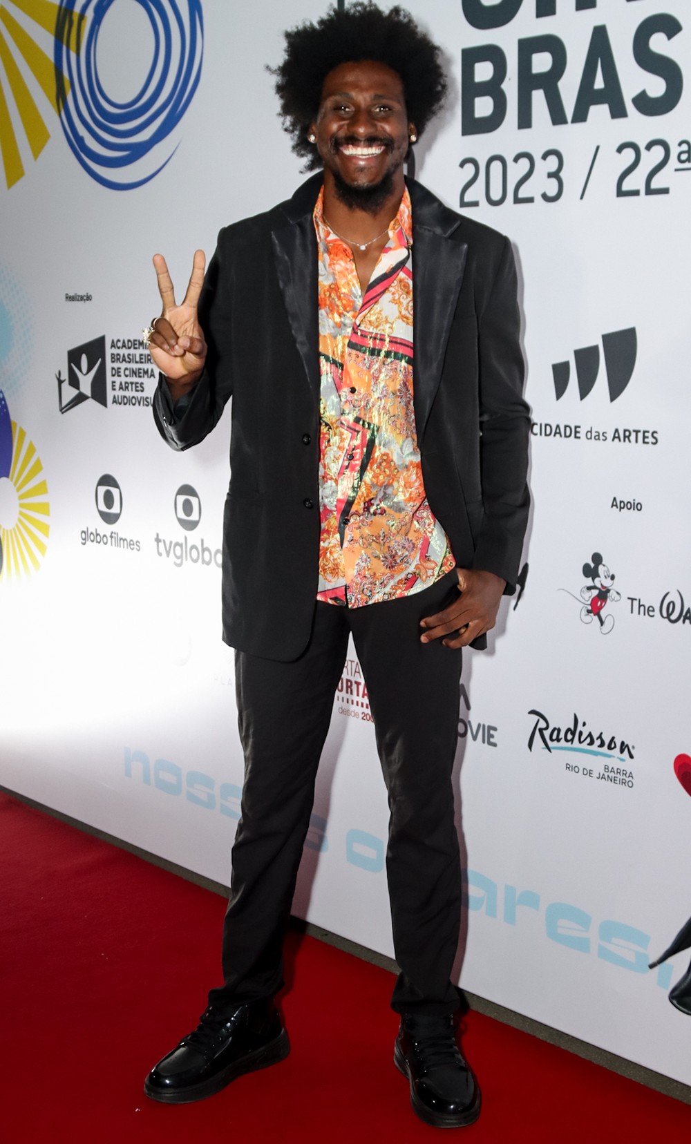 Famosos brilham no Grande Prêmio do Cinema Brasileiro; veja looks