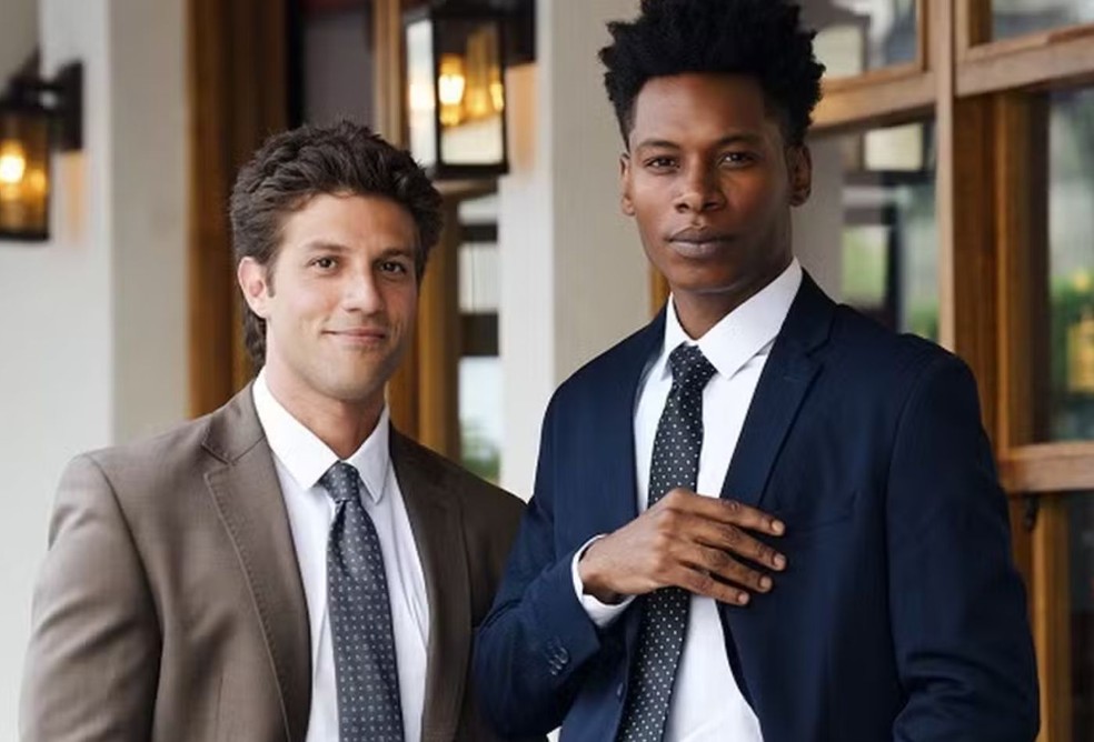 Chay Suede e Breno Ferreira interpretam Pedro e Kléber na novela 'Quem Ama Cuida' — Foto: Manoella Mello/Rede Globo