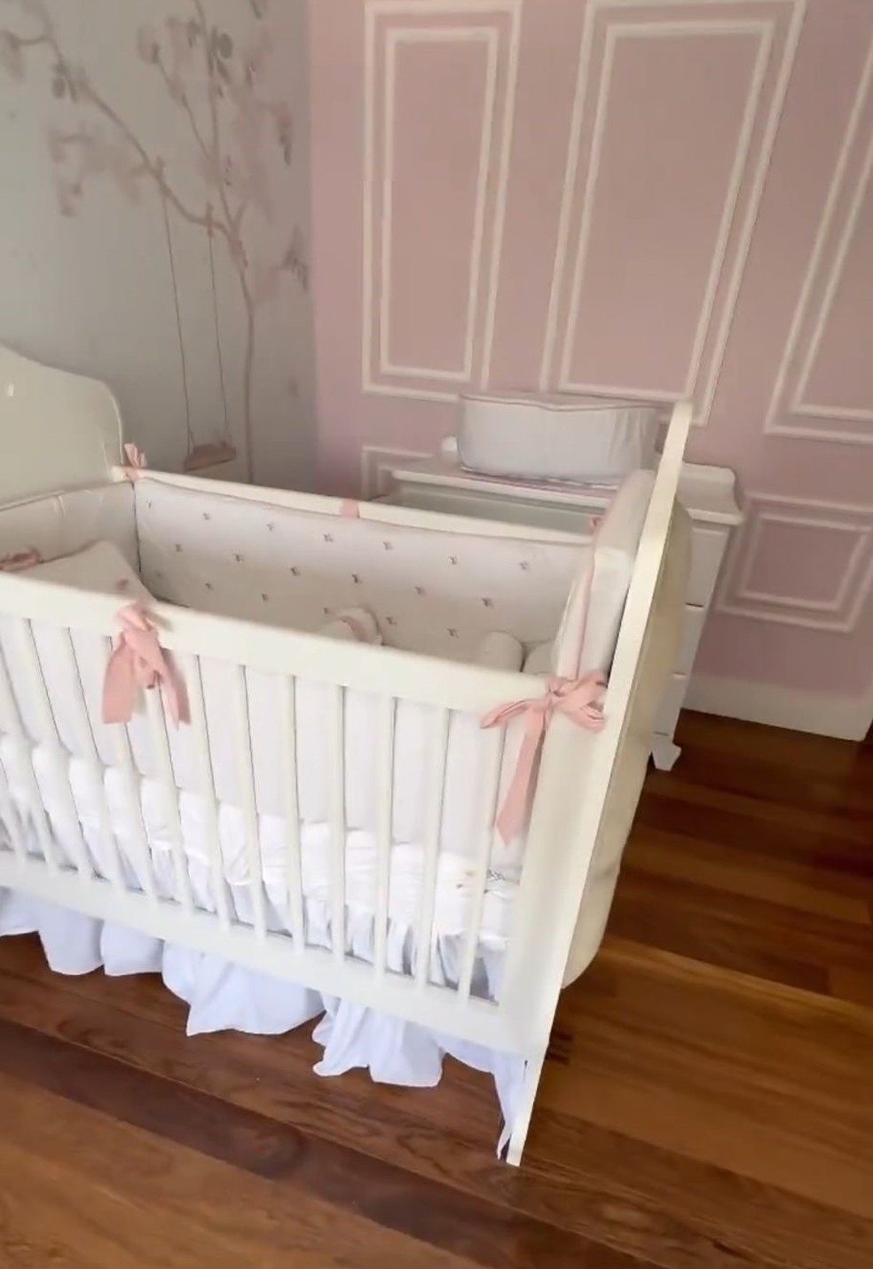 Karoline Lima mostra detalhes do novo quarto de sua filha, Cecilia; vídeo
