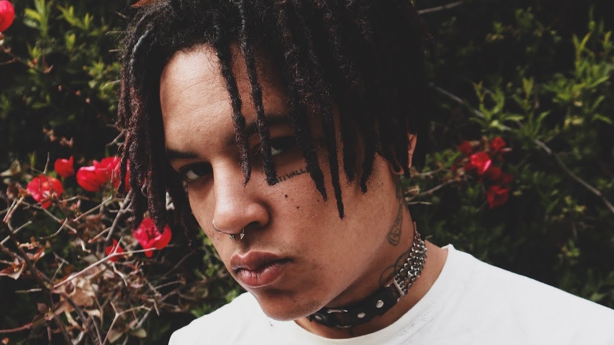 Rapper Poorstacy é encontrado morto em hotel aos 26 anos
