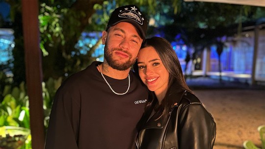 Bruna Biancardi se confunde e compartilha com fãs matéria sobre suposta traição de Neymar