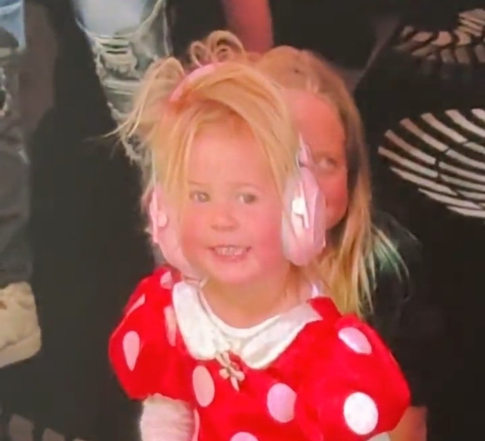 Em show, Katy Perry mostra a filha com Orlando Bloom pela primeira vez