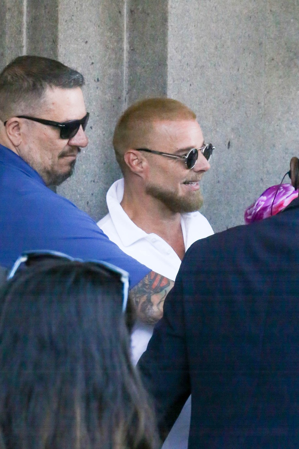 Ricky Martin é tietado por fãs na porta do Copacabana Palace, no Rio de Janeiro — Foto: JC Pereira/ Agnews
