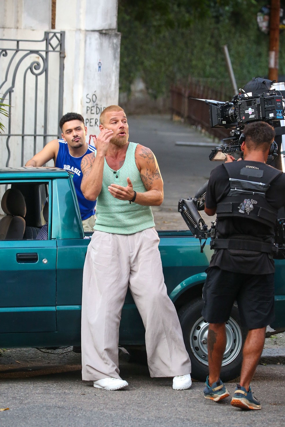 Ricky Martin e Pedro Sampaio gravam clipe em Santa Teresa — Foto: Dilson Silva/ AgNews