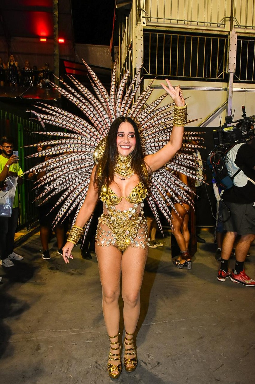 Alessandra Negrini no desfile da Gaviões da Fiel — Foto: Will Dias / Brazil News
