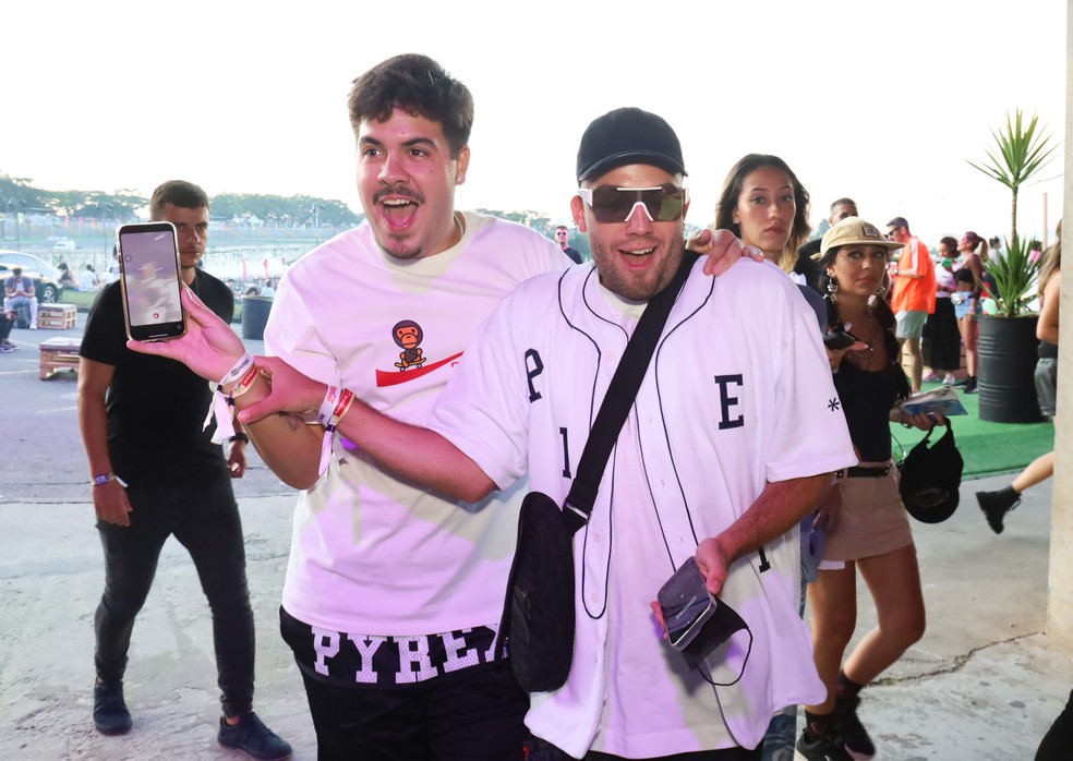 Álvaro e Lucas Rangel no Lollapalooza 2023 — Foto: Clayton Felizardo/Brazil News