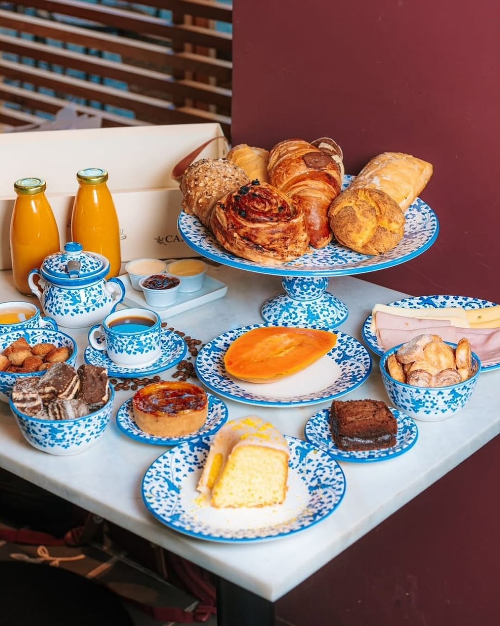 Cardin: inspirado em conceito europeu de cafeterias, casa carioca é ...