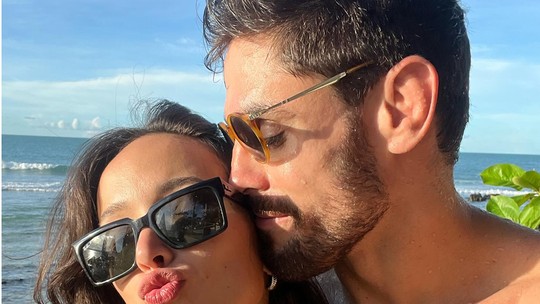 Ex-BBB Antonio 'Cara de Sapato' e nova namorada trocam declarações na web
