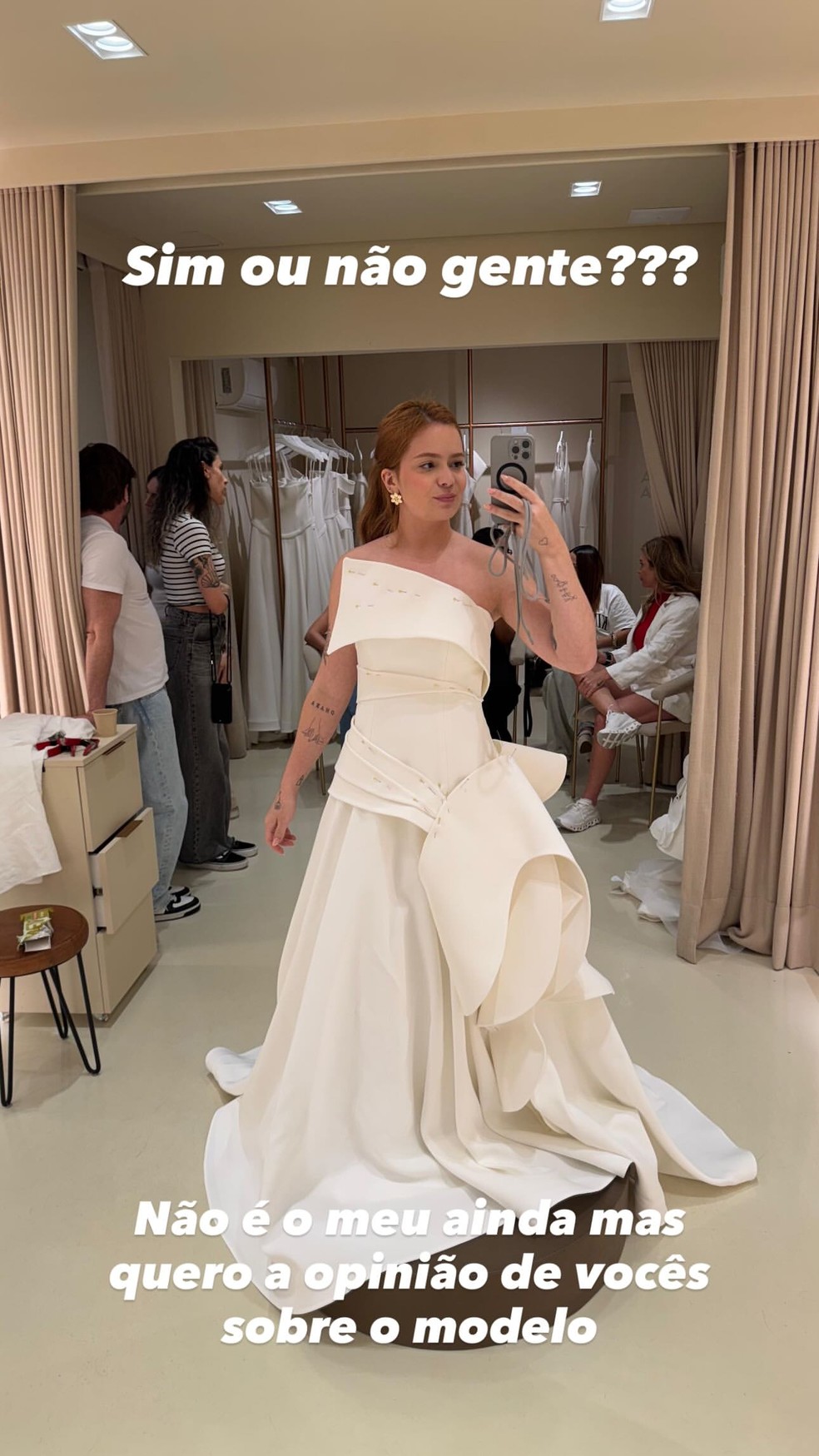  Viih Tube provando vestido de noiva em janeiro deste ano — Foto: Reprodução/Instagram