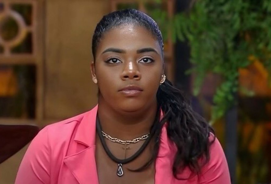 Raquel Brito explica coceira íntima: 'Não tenho doença'