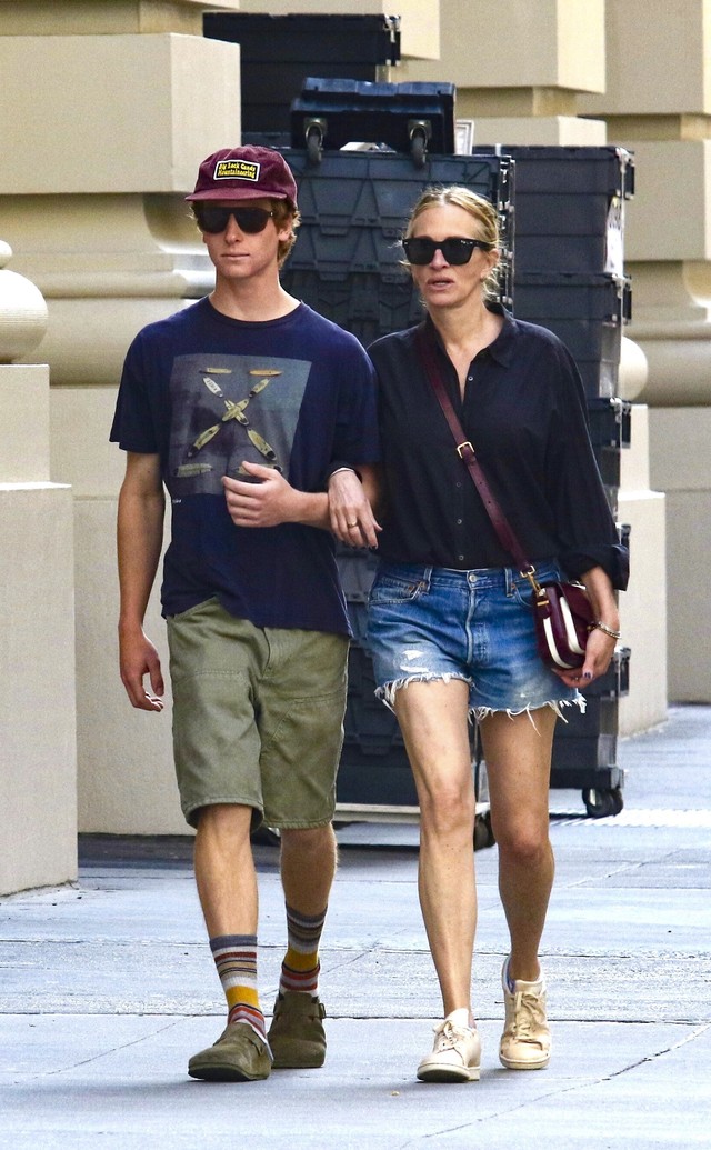 Julia Roberts faz aparição pública raríssima com um dos gêmeos de 21 ...