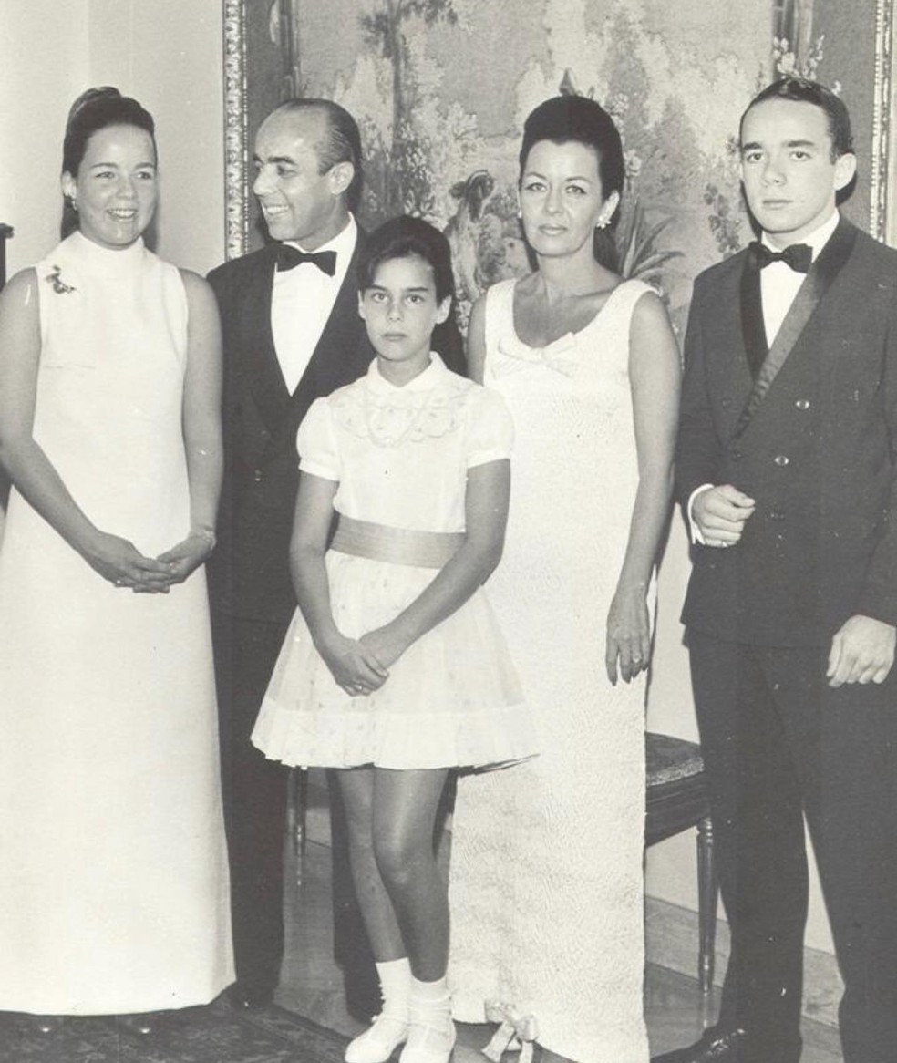 Chiquinho Scarpa com os pais e as irmãs — Foto: Arquivo pessoal