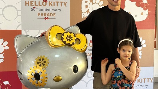 Famosos vão com os filhos ao BioParque do Rio para visitar a mostra 'Hello Kitty Parade 2024' 
