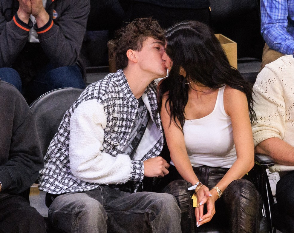 kylie-jenner-come-a-a-seguir-timoth-e-chalamet-nas-redes-ap-s-mais-de