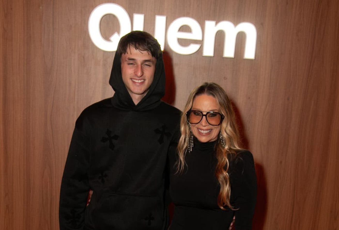 Danielle Winits celebra parceria com o filho, Noah, e adianta novos projetos juntos