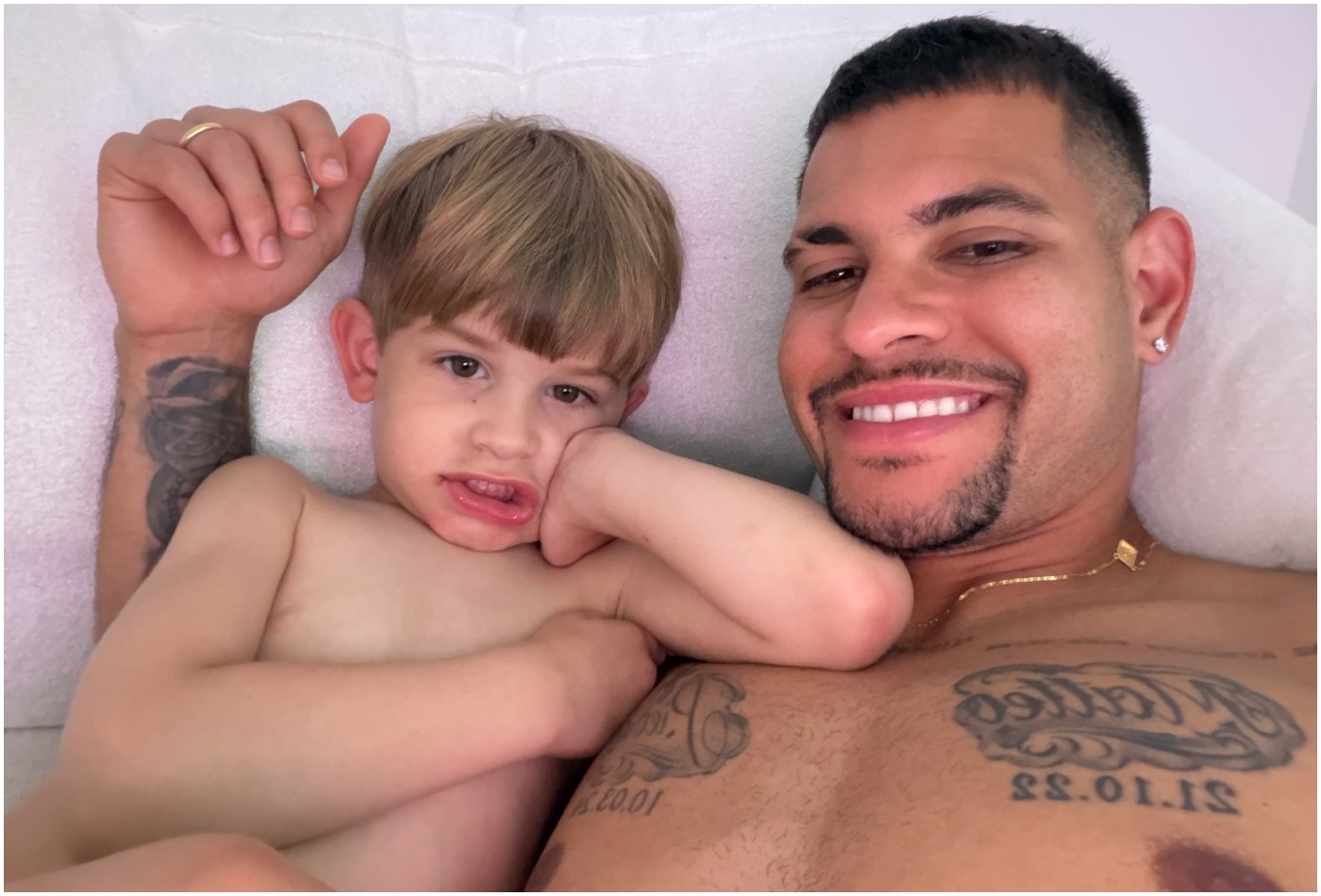 Bruno Guimarães emociona ao se declarar ao filho: 'Nunca imaginei que seria assim'; veja