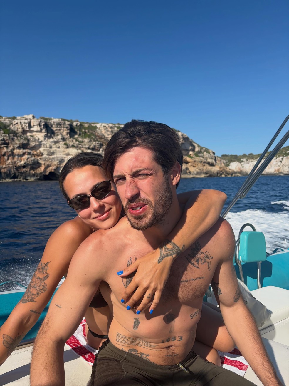 Carol Dantas com o marido — Foto: Reprodução/Instagram