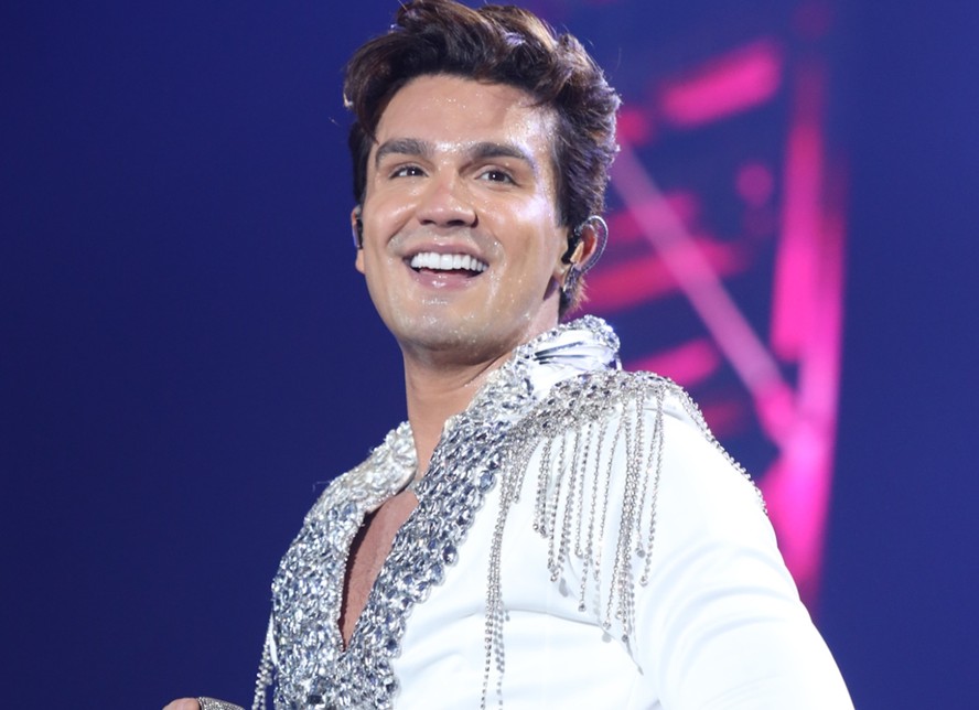 Saiba a história do figurino de abertura do show de Luan Santana no
