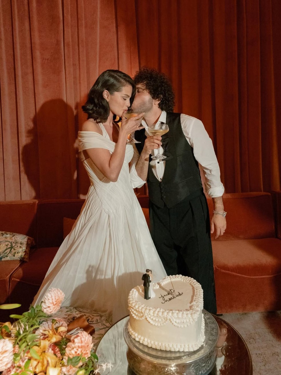 Selena Gomez se casa com Benny Blanco — Foto: reprodução/instagram