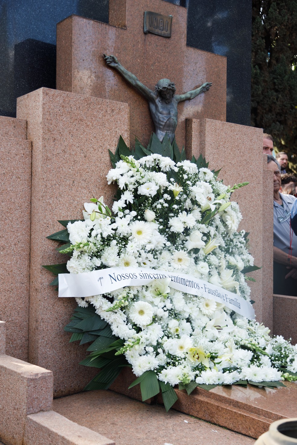 Corpo de Caçulinha é enterrado em São Paulo — Foto: Patrícia Devoraes/Brazil News