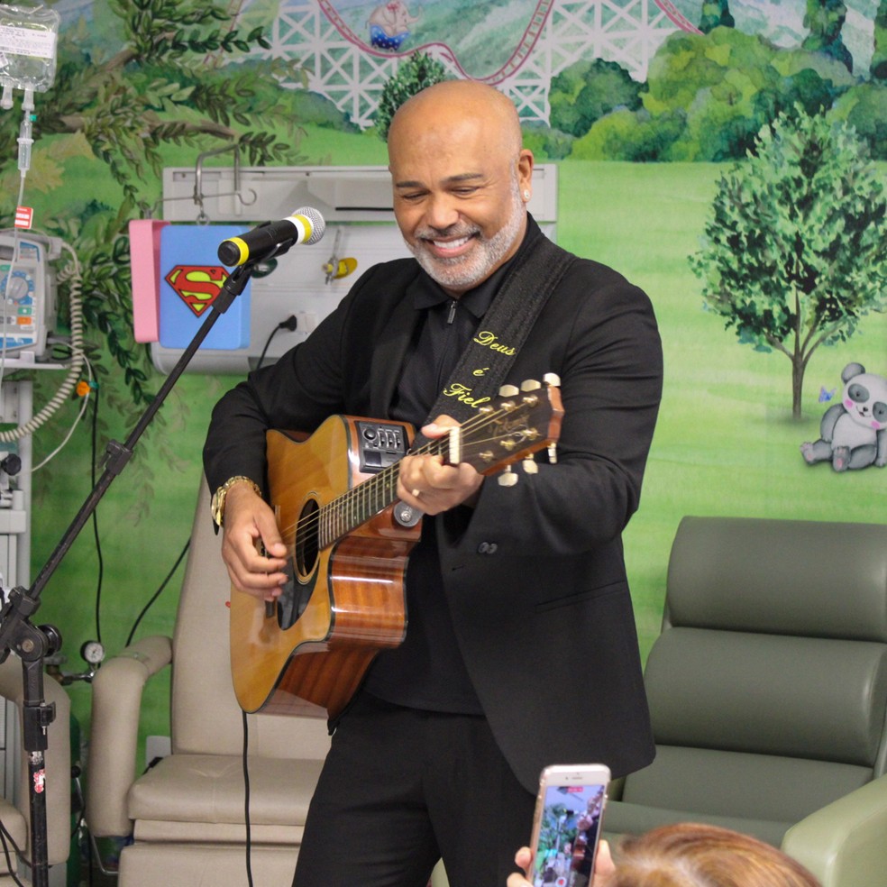 Rick durante visita ao Hospital Santo Antônio (2023) — Foto: Reprodução/https://www.hsan.com.br