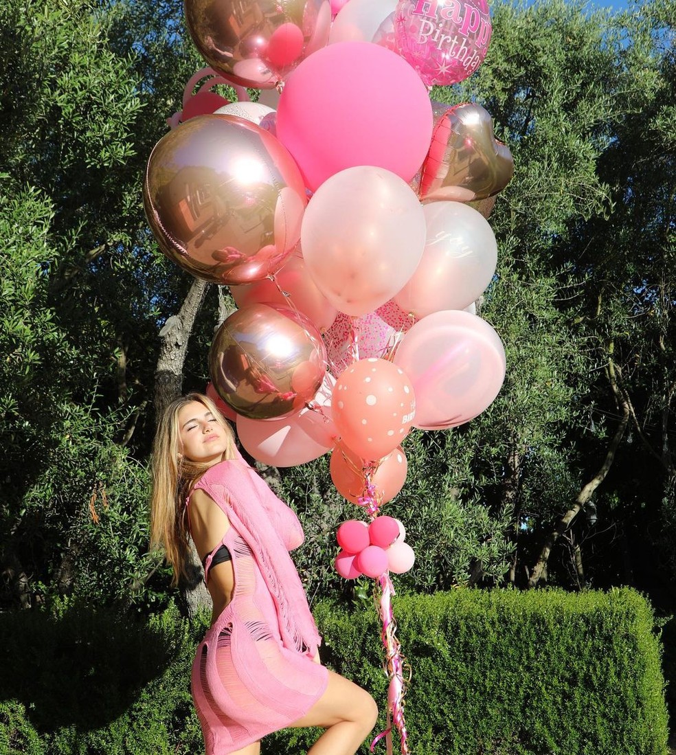 Filha de Alessandra Ambrosio, Anja Louise abre álbum de festa de 15 ...