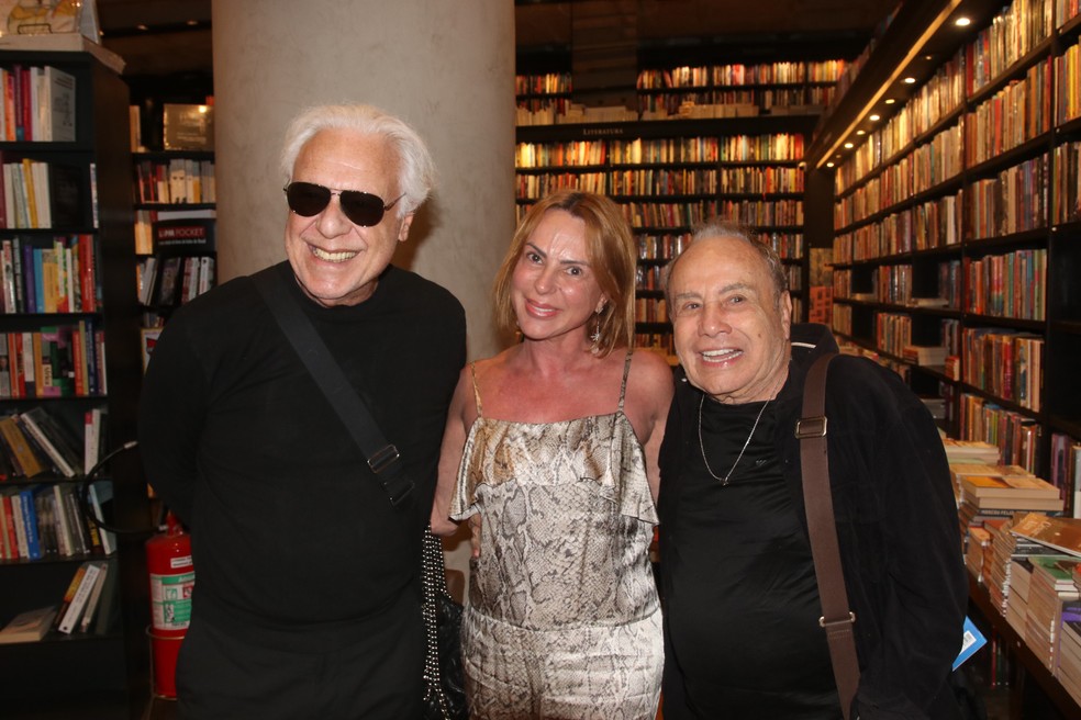 Antonio Fagundes, Mari Saade e Stênio Garcia — Foto: Rogério Fidalgo/AgNews