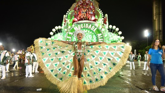 Mocidade Alegre é campeã do Carnaval SP 2023; veja famosos no desfile