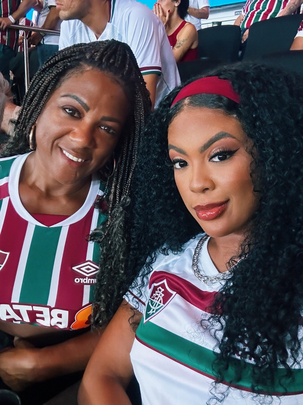 Marvvila com a mãe, Cláudia Bonfim — Foto: Reprodução/Instagram