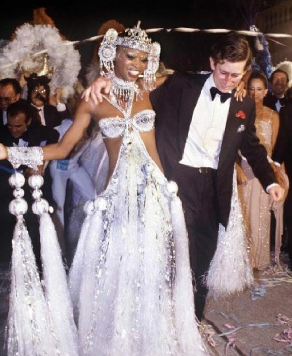 Pinah, ícone da Beija-Flor, celebra 40 anos da Sapucaí como musa ...