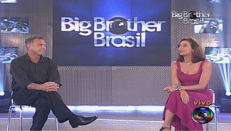 Pedro Bial e Marisa Orth foram os apresentadores do BBB 1, exibido entre janeiro e abril de 2002 — Foto: TV Globo