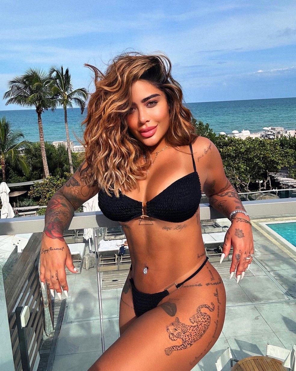 Rafaella santos pelada